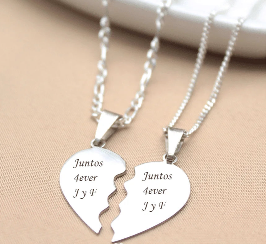 Dúo de Collares Corazón a Mitad Grabables en Acero Inoxidable