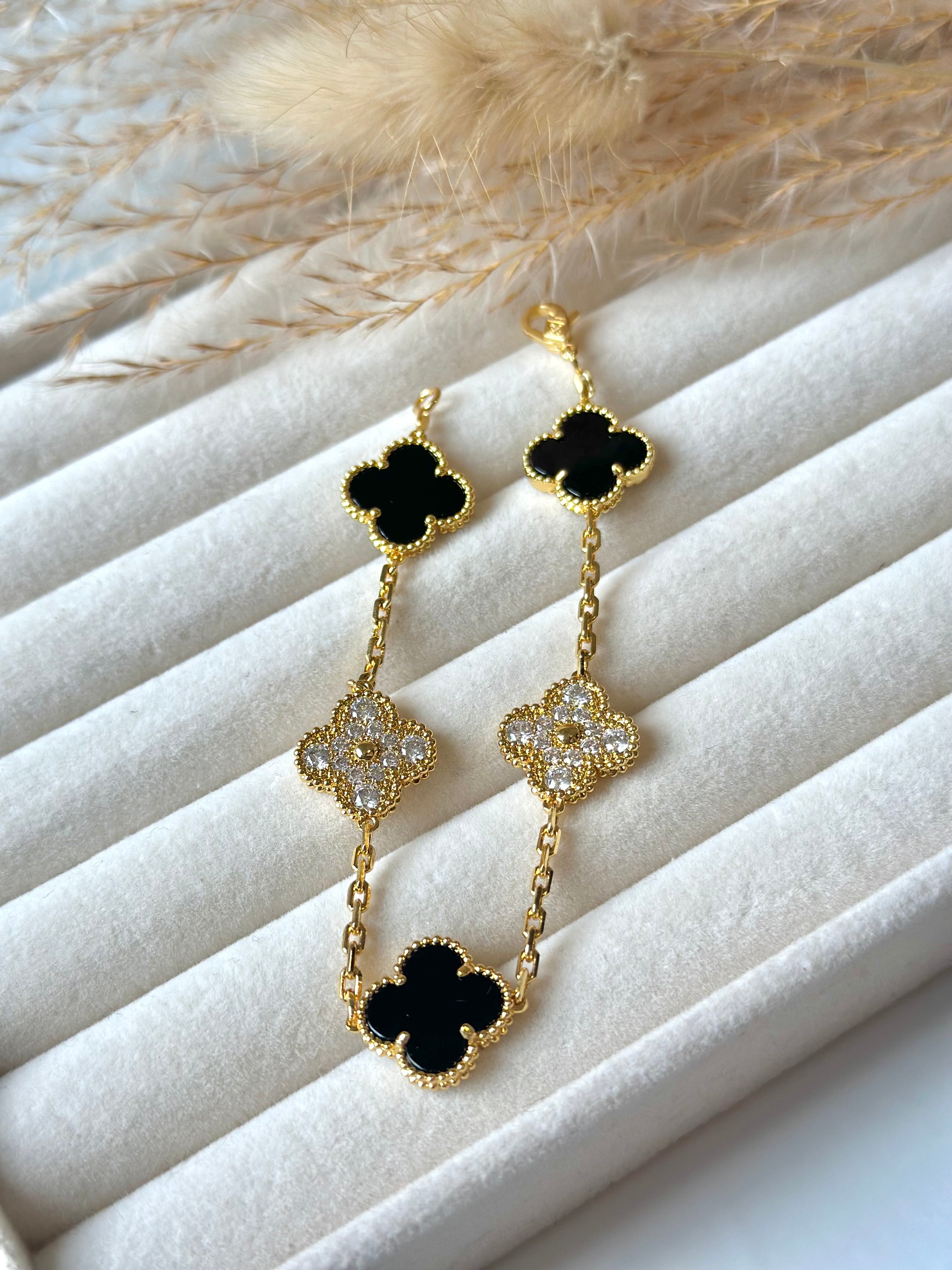 Pulsera Van Cleef Alhambra vintage 5 Tréboles Negro y Dorado