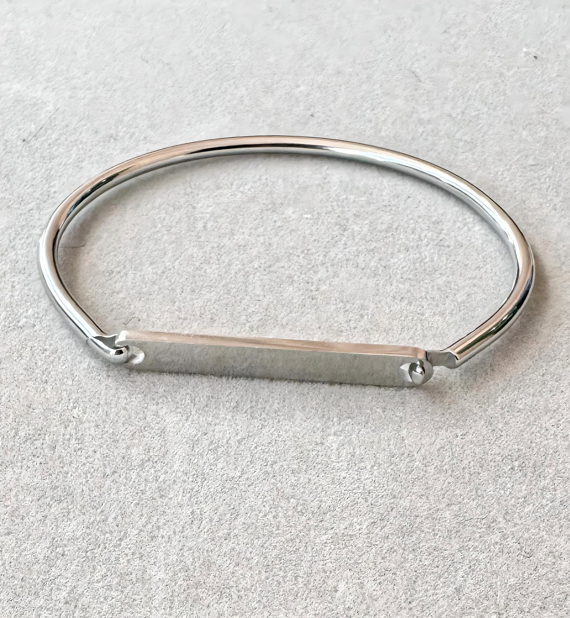 Pulsera Rígida Grabable en Acero Inoxidable