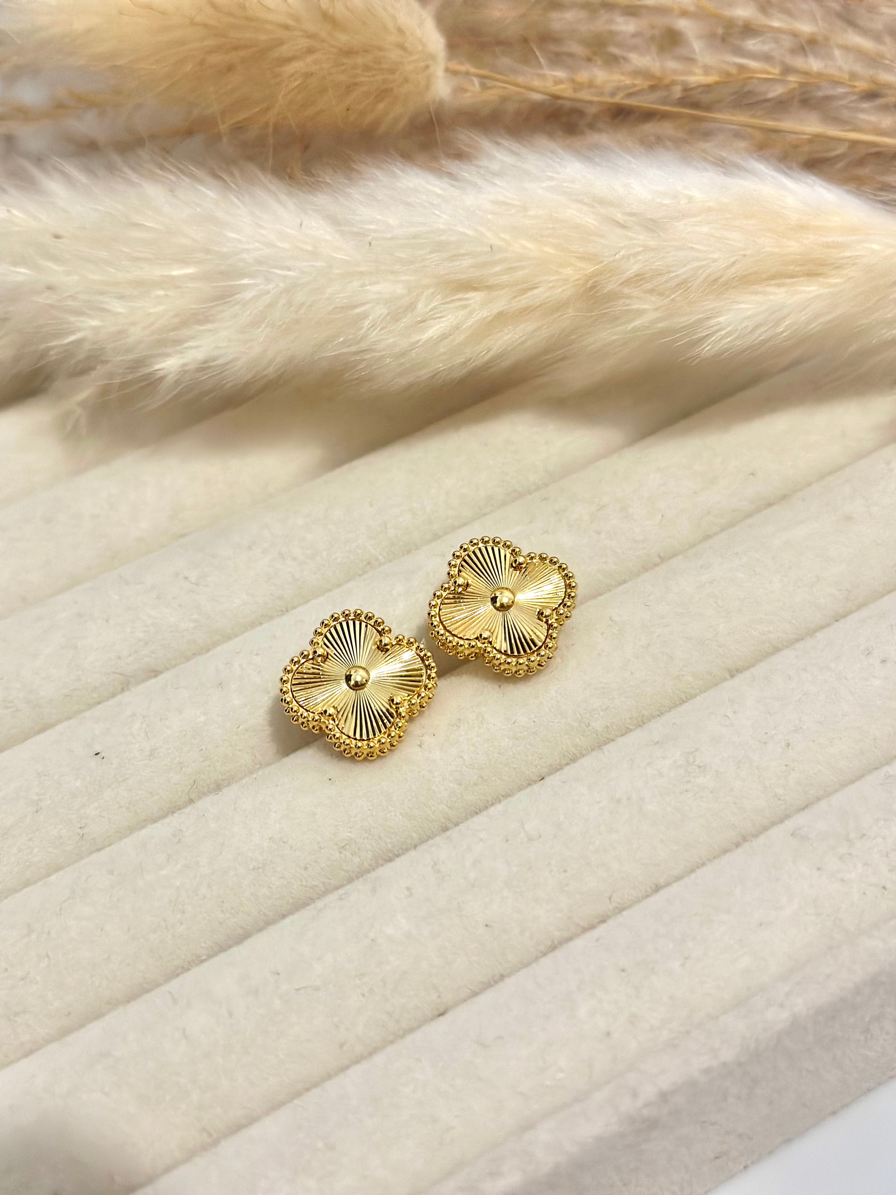 Pendientes Van Cleef Alhambra Vintage Dorado