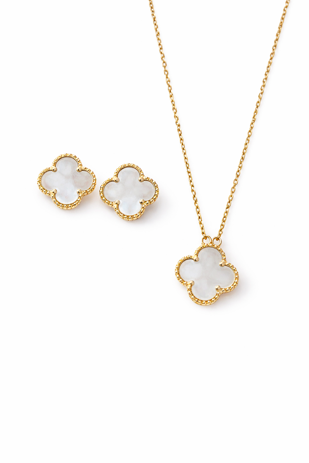 Conjunto Alhambra vintage Tréboles Blancos (Collar + Pendientes)