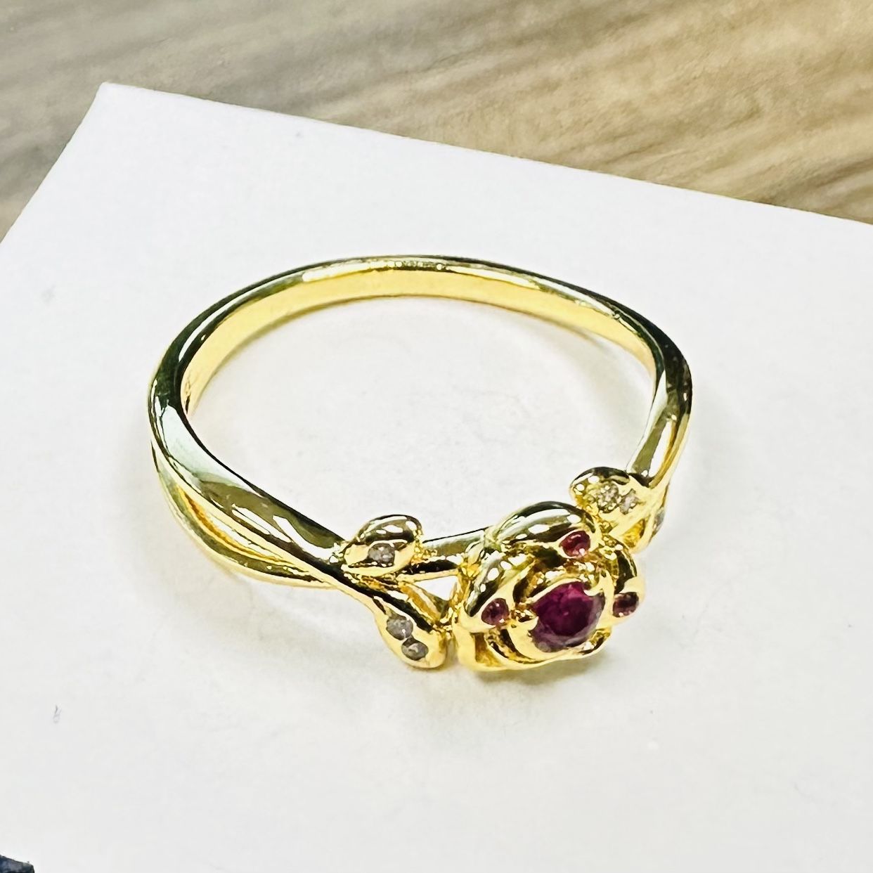 Anillo Bella y la Bestia Dorado