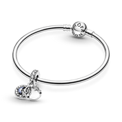 Charm colgante de luna creciente y estrellas azul cielo nocturno