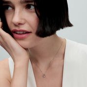 Collar Círculo Forma Orgánica en Pavé y Perla Cultivada de Agua Dulce