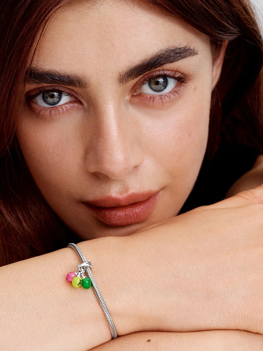 Charm Colgante Corre que brilla en la oscuridad de Stranger Things