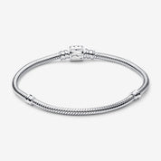 Pulsera Pandora Moments Cadena de Serpiente Cierre de Logo Marvel